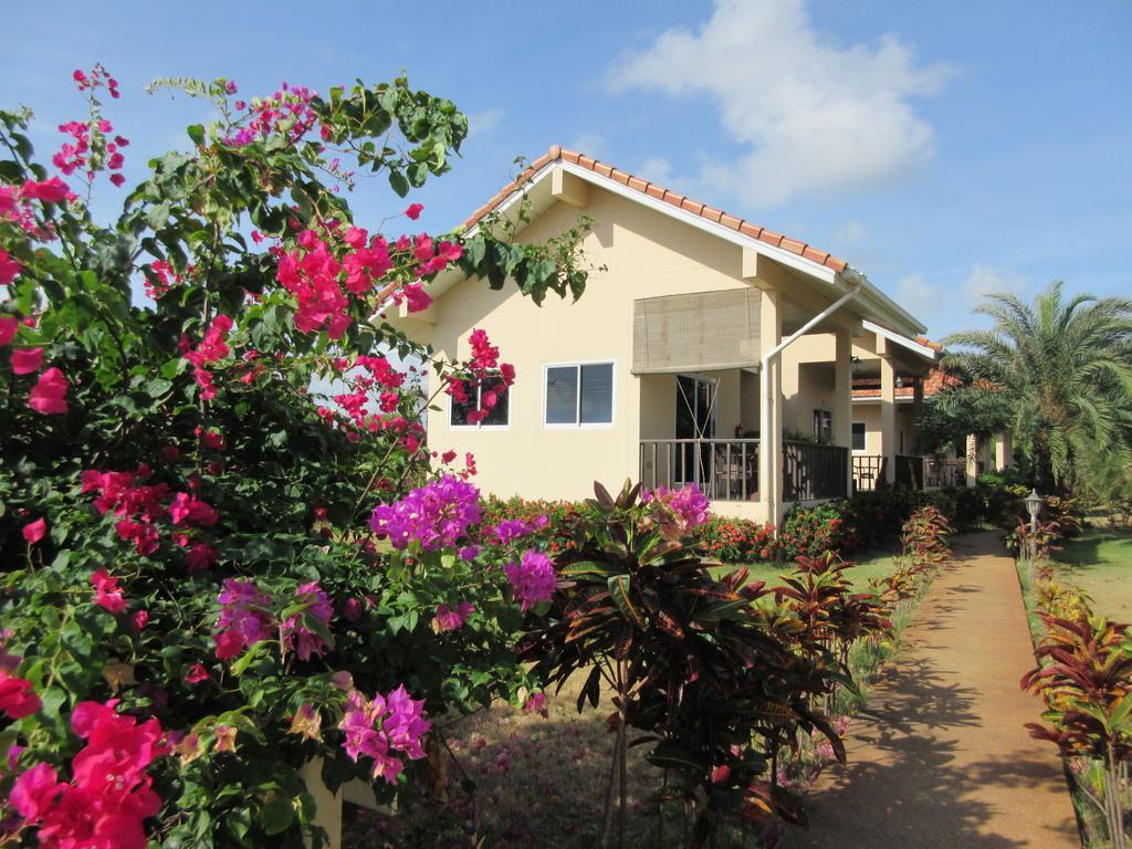 Ao Thai Resort Sathing Phra Ngoại thất bức ảnh